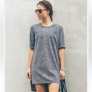 Lululemon - Get it on - Shift style keyhole back grey dress